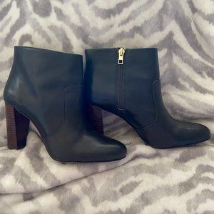 Ann Taylor forest green block heel bootie sz 8